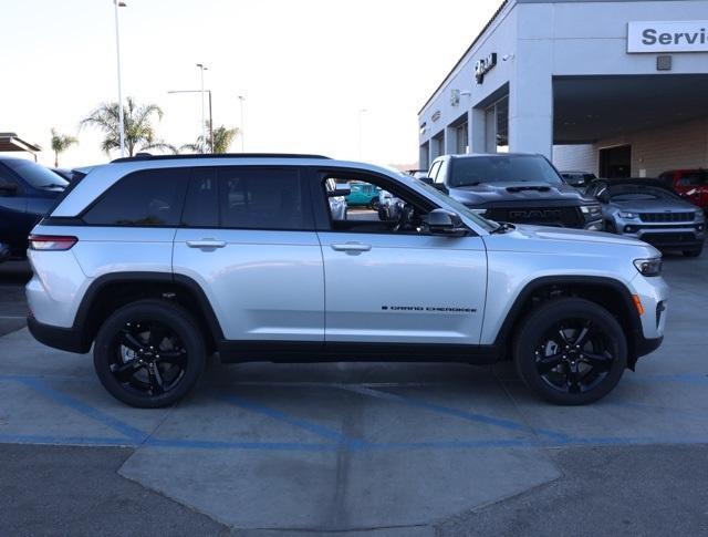 new 2025 Jeep Grand Cherokee car, priced at $44,675