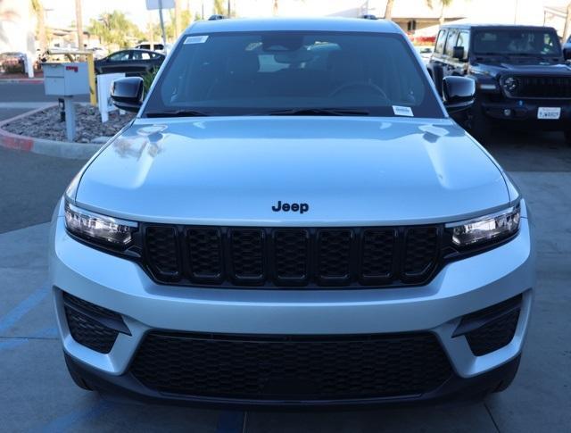 new 2025 Jeep Grand Cherokee car, priced at $44,675