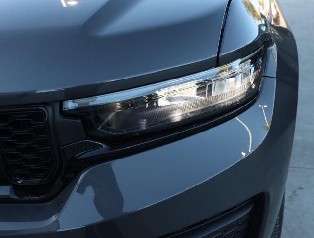new 2025 Jeep Grand Cherokee car, priced at $46,730