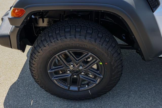 new 2025 Jeep Wrangler car, priced at $42,925