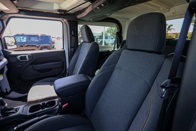 new 2025 Jeep Wrangler car, priced at $42,925