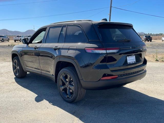 new 2025 Jeep Grand Cherokee car