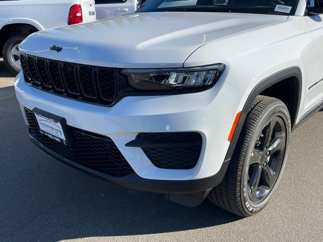 new 2025 Jeep Grand Cherokee car, priced at $44,080