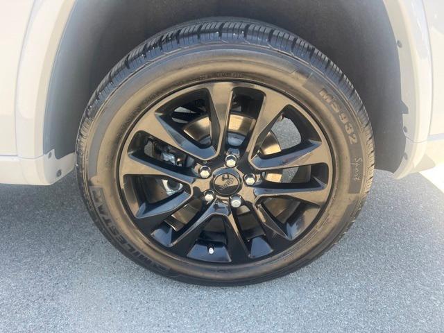 used 2022 Jeep Grand Cherokee WK car, priced at $29,129