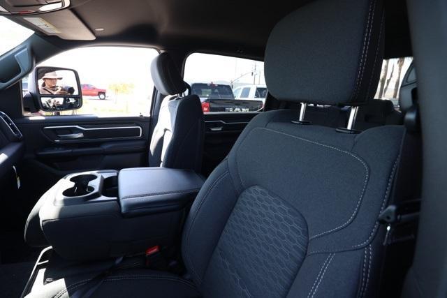new 2025 Ram 1500 car, priced at $43,280