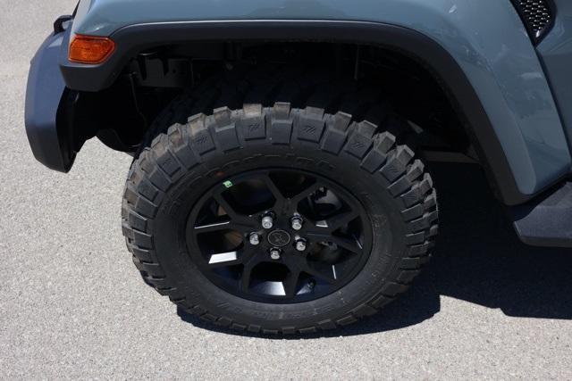 new 2025 Jeep Gladiator car, priced at $49,230