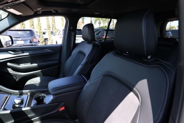 new 2025 Jeep Grand Cherokee car, priced at $45,766