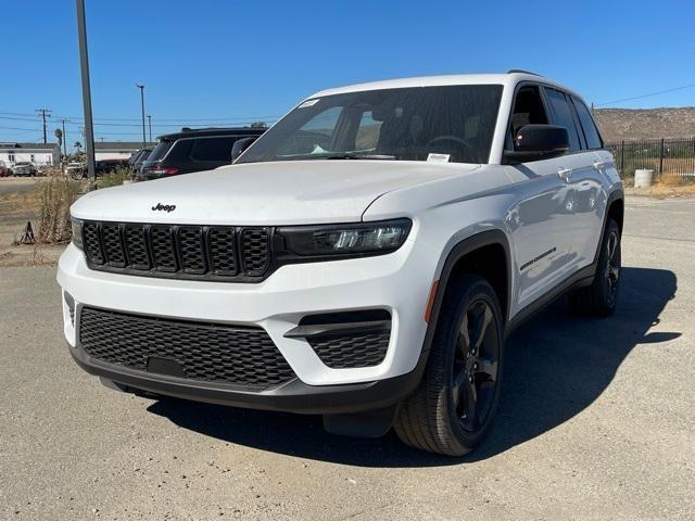 new 2025 Jeep Grand Cherokee car, priced at $40,982