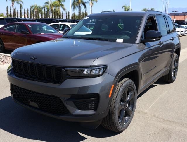 new 2024 Jeep Grand Cherokee car, priced at $43,675