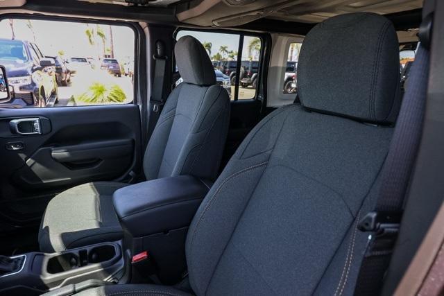 new 2025 Jeep Wrangler car, priced at $47,541