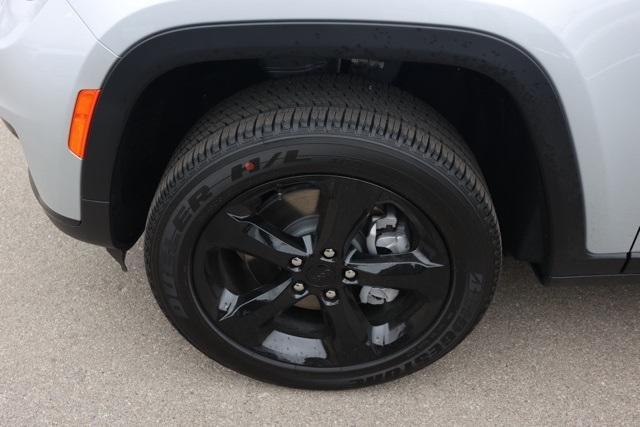 new 2025 Jeep Grand Cherokee L car, priced at $41,175