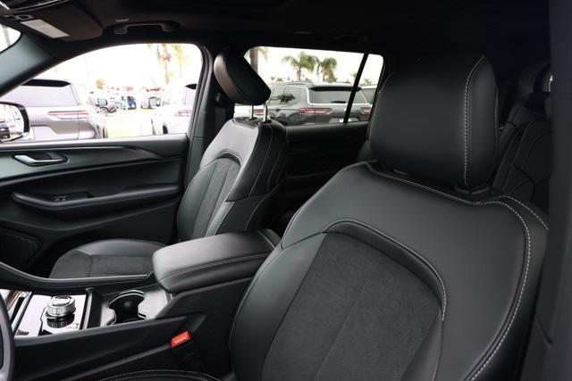 new 2025 Jeep Grand Cherokee L car, priced at $41,175