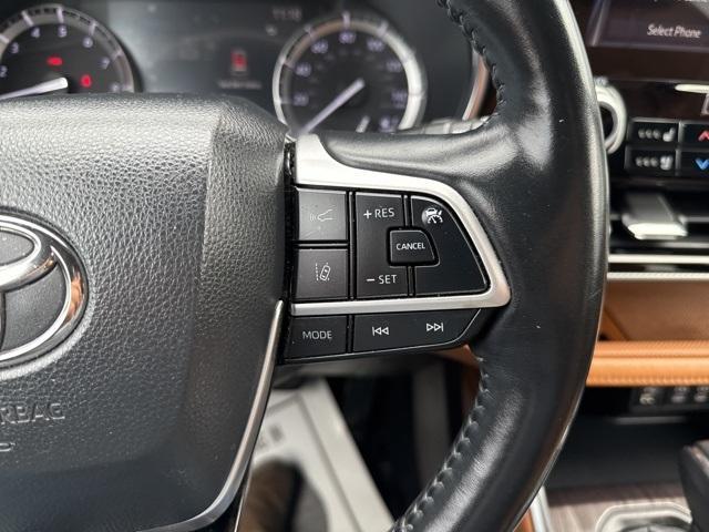 used 2022 Toyota Highlander car, priced at $33,977