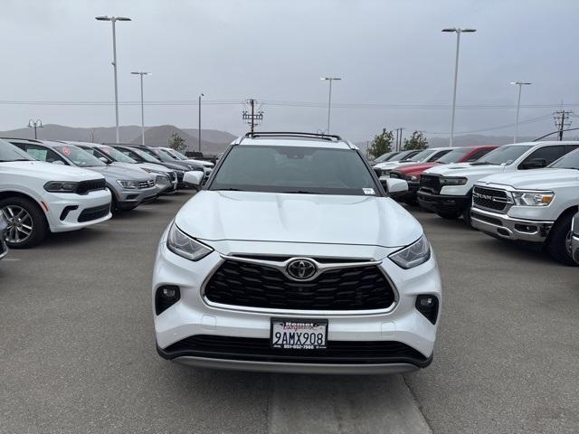 used 2022 Toyota Highlander car, priced at $33,977