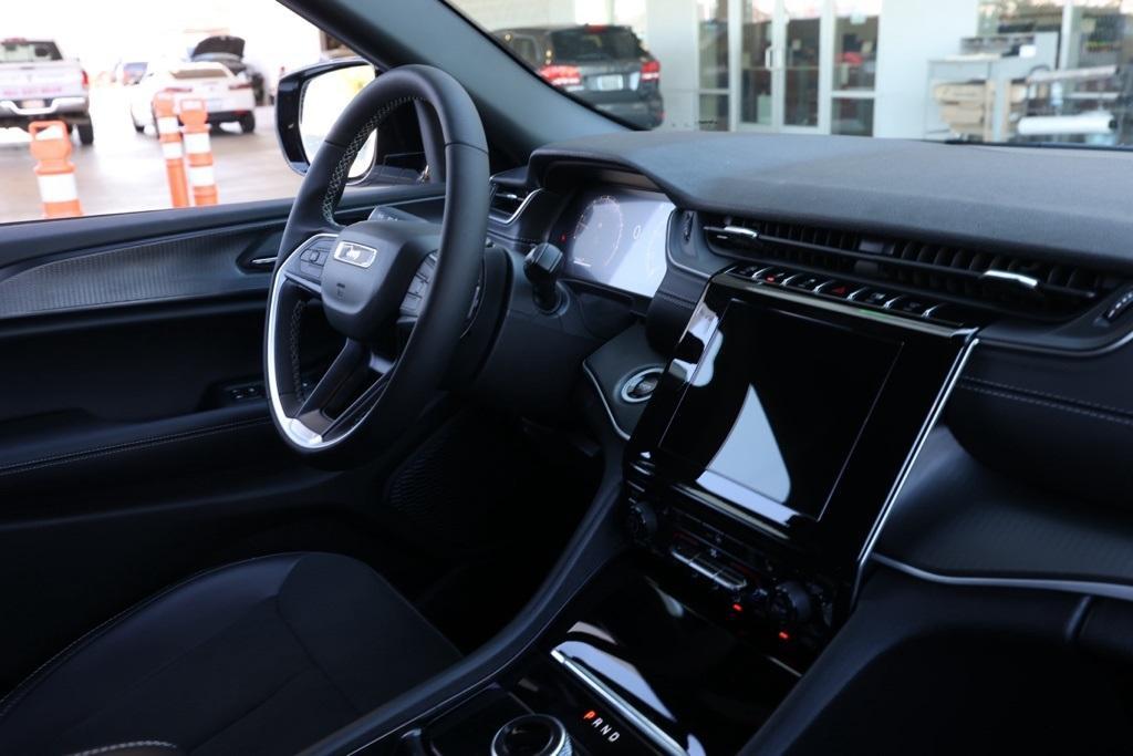 new 2025 Jeep Grand Cherokee L car, priced at $42,280