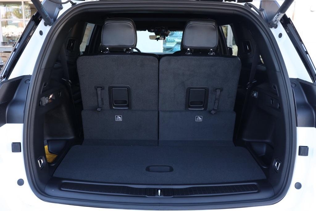 new 2025 Jeep Grand Cherokee L car, priced at $42,280