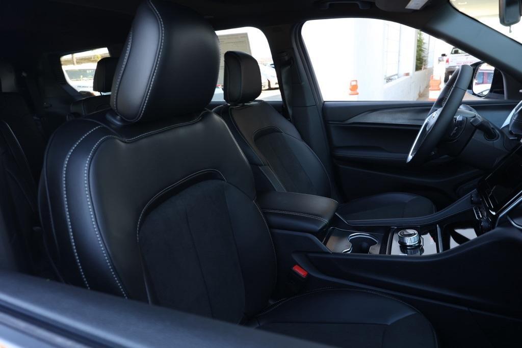 new 2025 Jeep Grand Cherokee L car, priced at $42,280