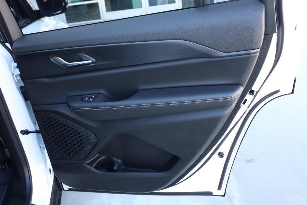 new 2025 Jeep Grand Cherokee L car, priced at $42,280