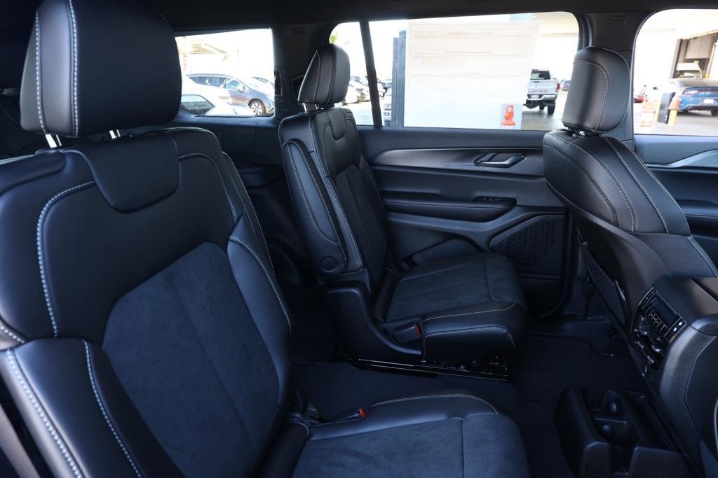 new 2025 Jeep Grand Cherokee L car, priced at $42,280