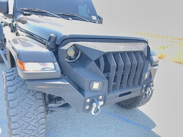 used 2021 Jeep Gladiator car, priced at $32,426
