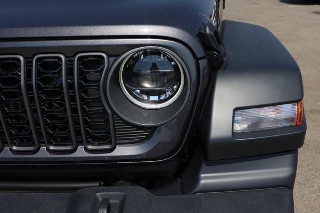 new 2025 Jeep Wrangler car, priced at $48,073