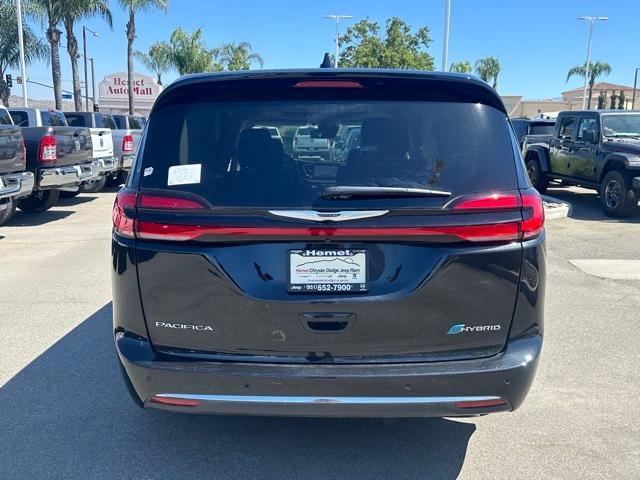 new 2023 Chrysler Pacifica Hybrid car, priced at $49,285