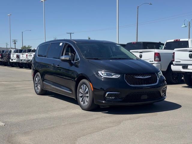 new 2023 Chrysler Pacifica Hybrid car, priced at $49,285