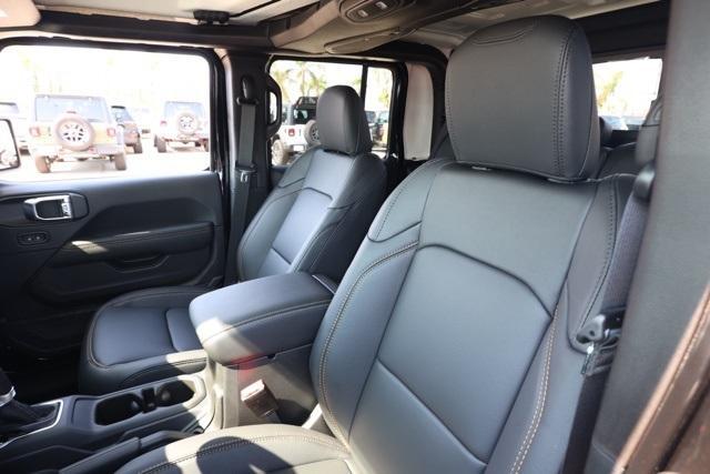 new 2025 Jeep Gladiator car, priced at $47,285