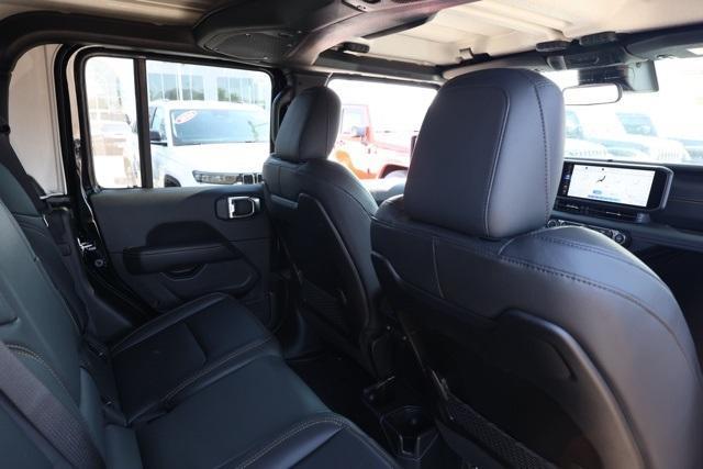 new 2025 Jeep Gladiator car, priced at $47,285