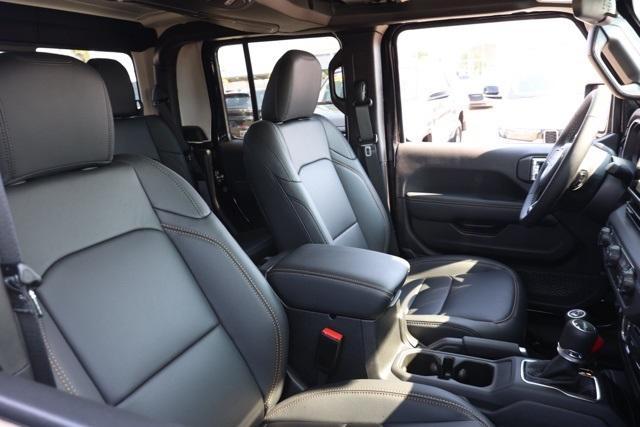new 2025 Jeep Gladiator car, priced at $47,285