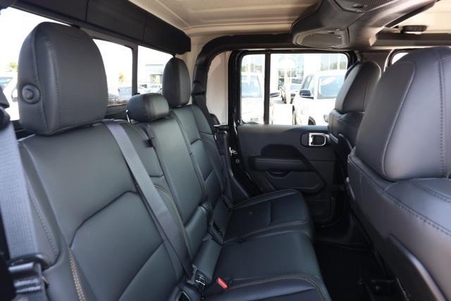 new 2025 Jeep Gladiator car, priced at $47,285