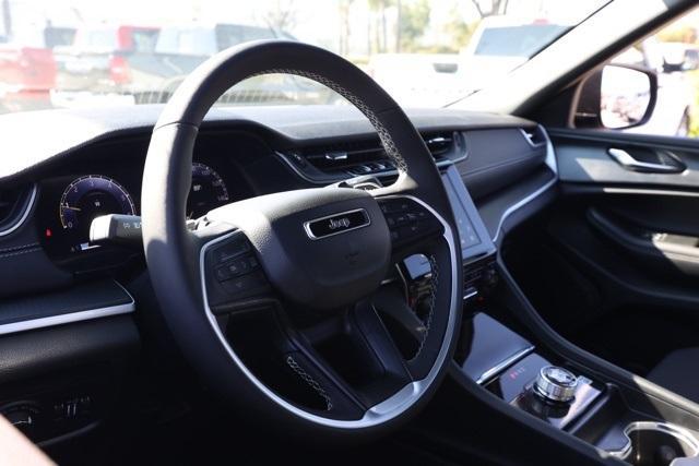 new 2025 Jeep Grand Cherokee car, priced at $42,651