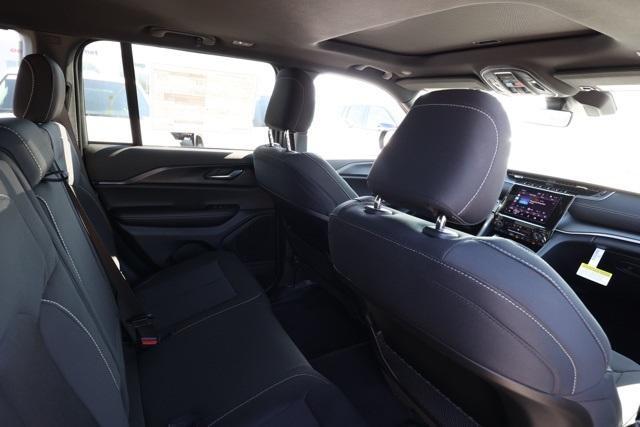 new 2025 Jeep Grand Cherokee car, priced at $42,651