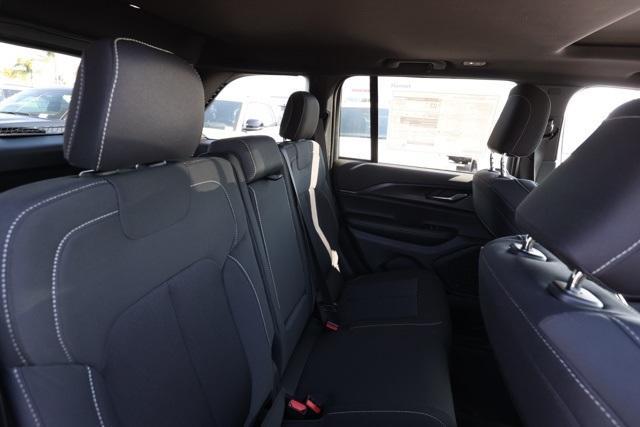 new 2025 Jeep Grand Cherokee car, priced at $42,651