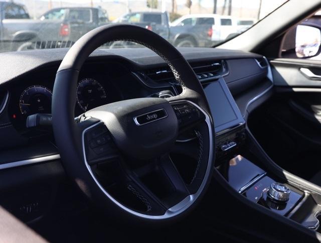 new 2025 Jeep Grand Cherokee car, priced at $42,074