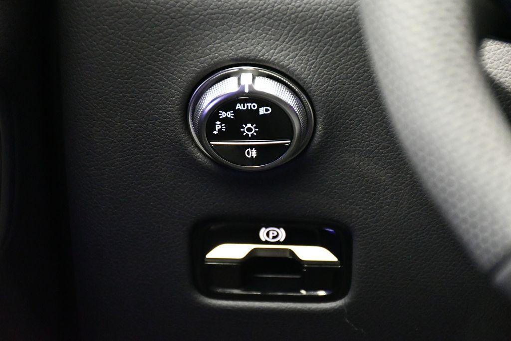 new 2025 Mercedes-Benz GLC 300 car, priced at $59,465