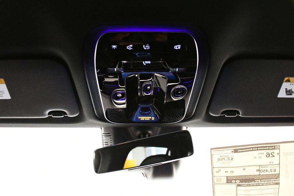 new 2025 Mercedes-Benz GLC 300 car, priced at $59,465