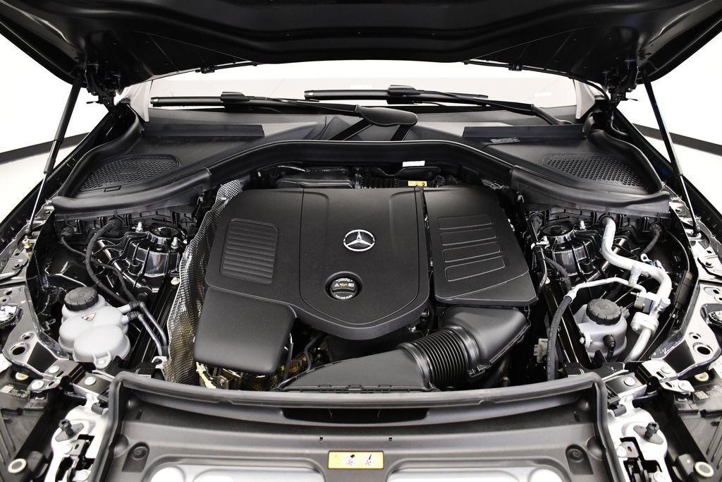 new 2025 Mercedes-Benz GLC 300 car, priced at $60,410