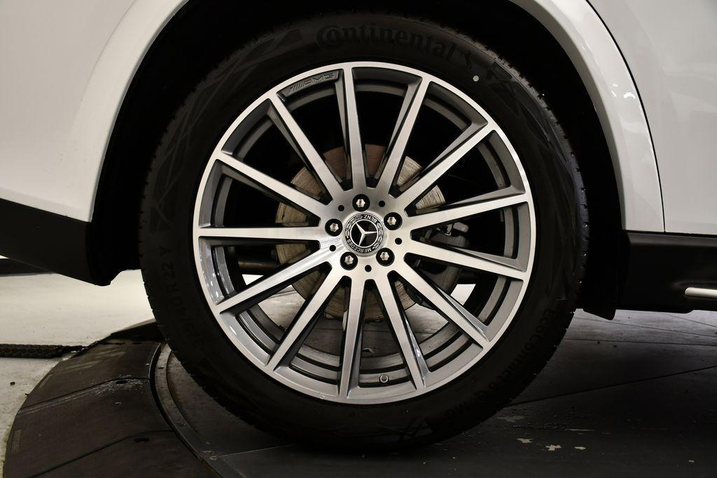 new 2026 Mercedes-Benz GLS 580 car, priced at $121,030