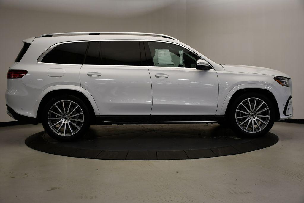 new 2026 Mercedes-Benz GLS 580 car, priced at $121,030