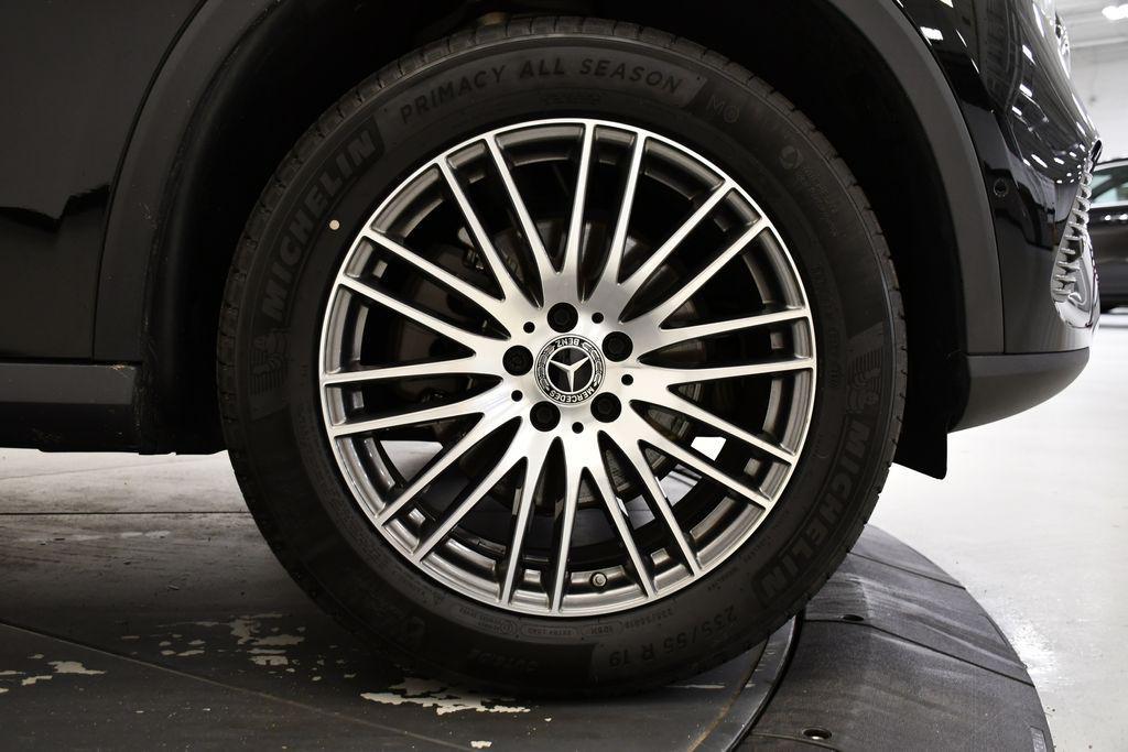 used 2024 Mercedes-Benz GLC 300 car, priced at $40,593