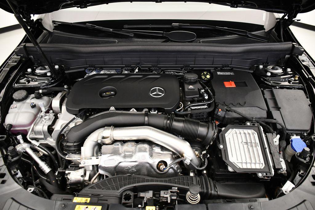 new 2025 Mercedes-Benz GLB 250 car, priced at $51,590