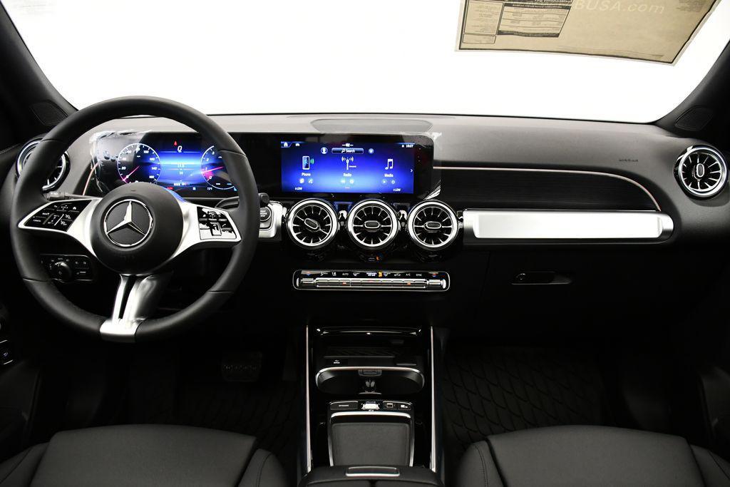 new 2025 Mercedes-Benz GLB 250 car, priced at $51,590