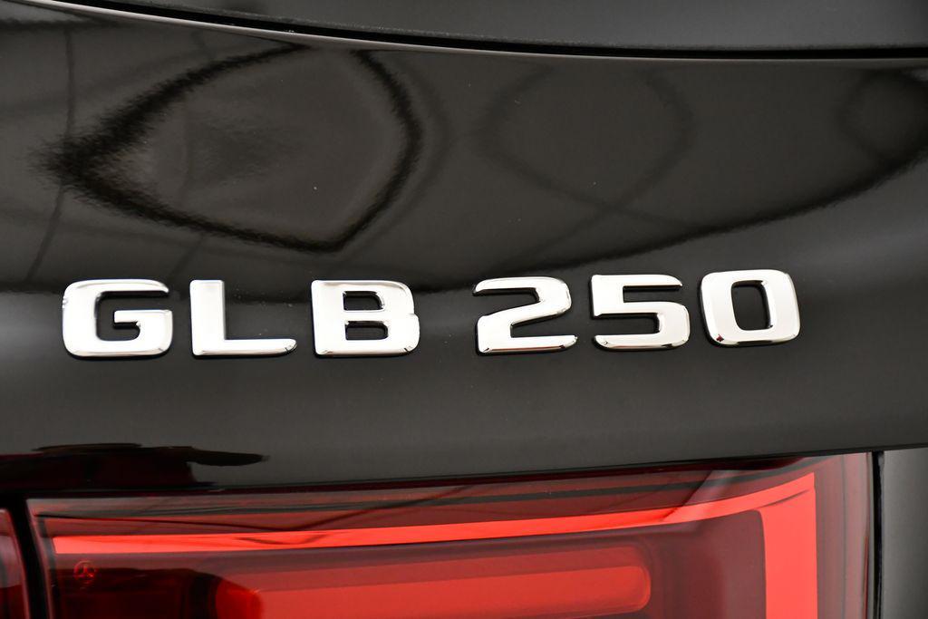 new 2025 Mercedes-Benz GLB 250 car, priced at $51,590
