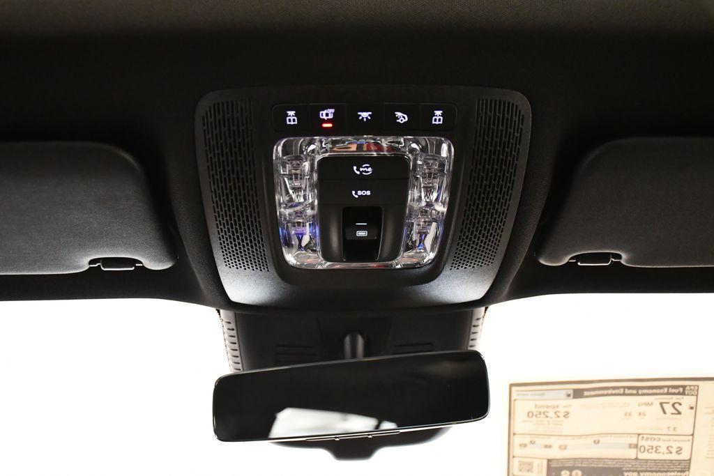 new 2025 Mercedes-Benz GLB 250 car, priced at $51,590
