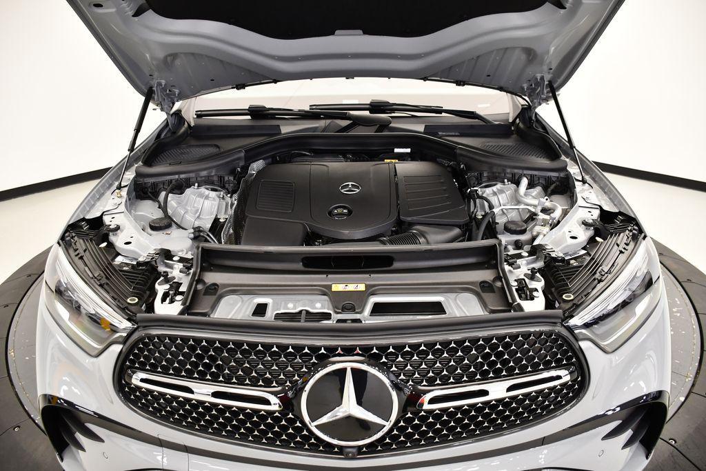 new 2025 Mercedes-Benz GLC 300 car, priced at $70,355
