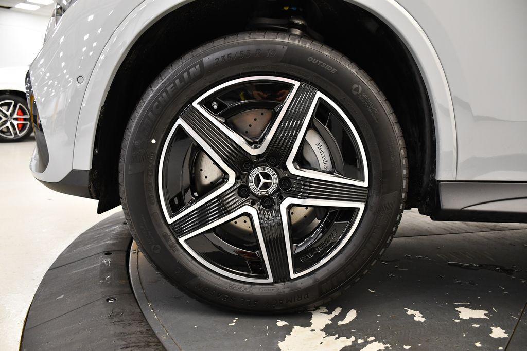 new 2025 Mercedes-Benz GLC 300 car, priced at $70,355