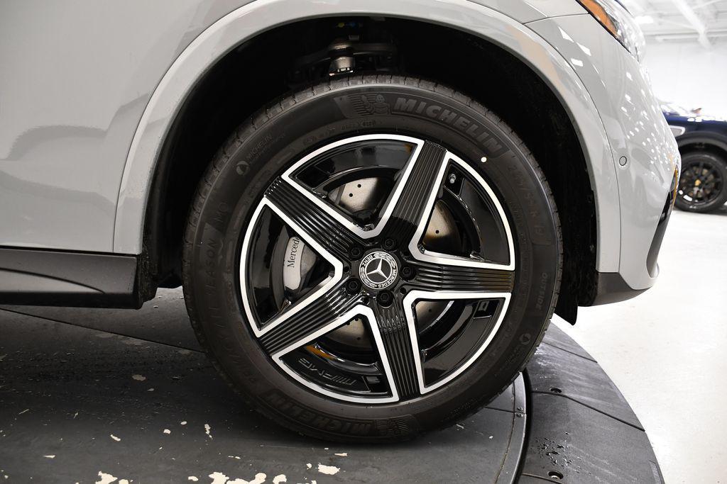 new 2025 Mercedes-Benz GLC 300 car, priced at $70,355