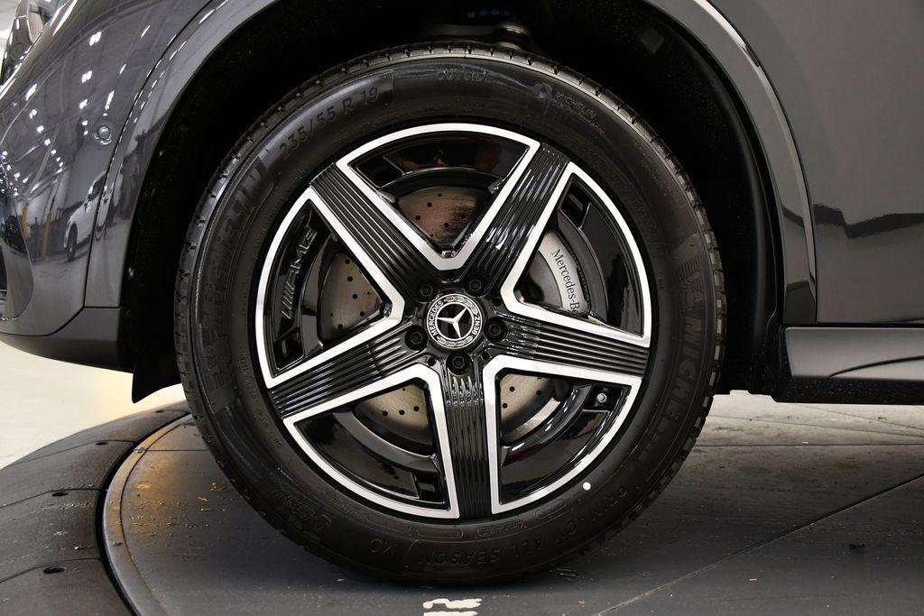 new 2025 Mercedes-Benz GLC 300 car, priced at $60,610