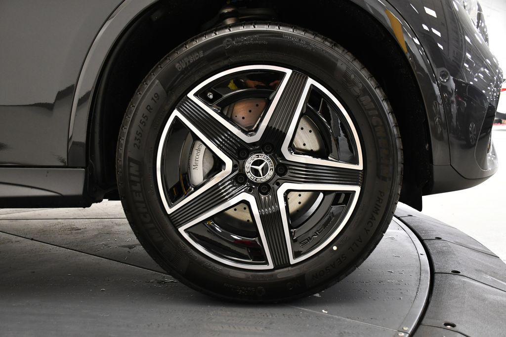 new 2025 Mercedes-Benz GLC 300 car, priced at $60,610